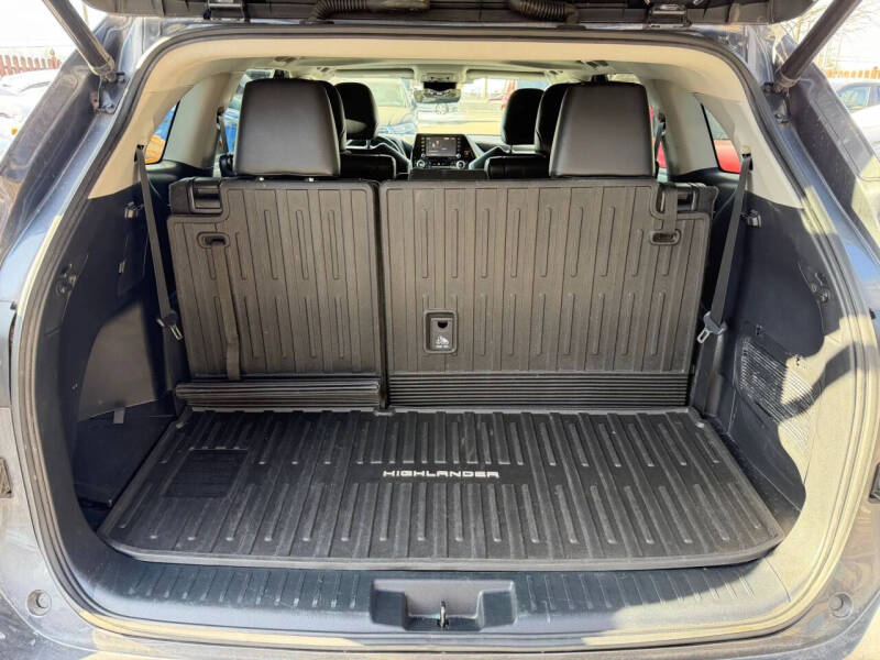 2022 Toyota Highlander Hybrid XLE