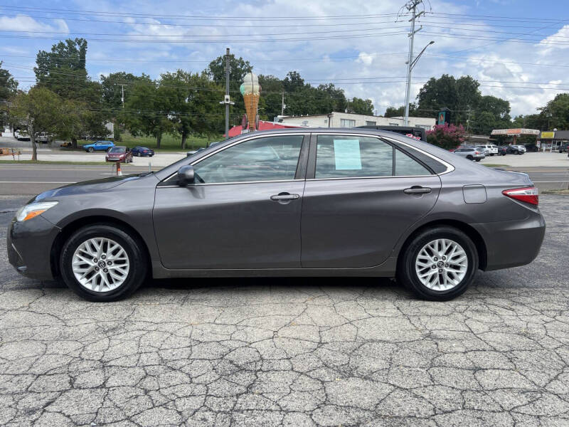 2016 Toyota Camry LE