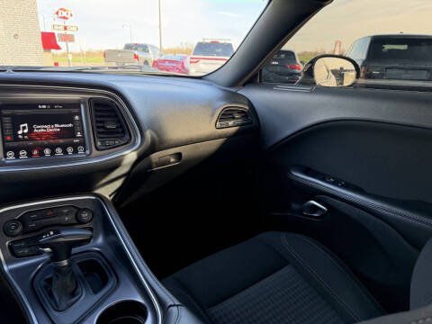 2017 Dodge Challenger SXT