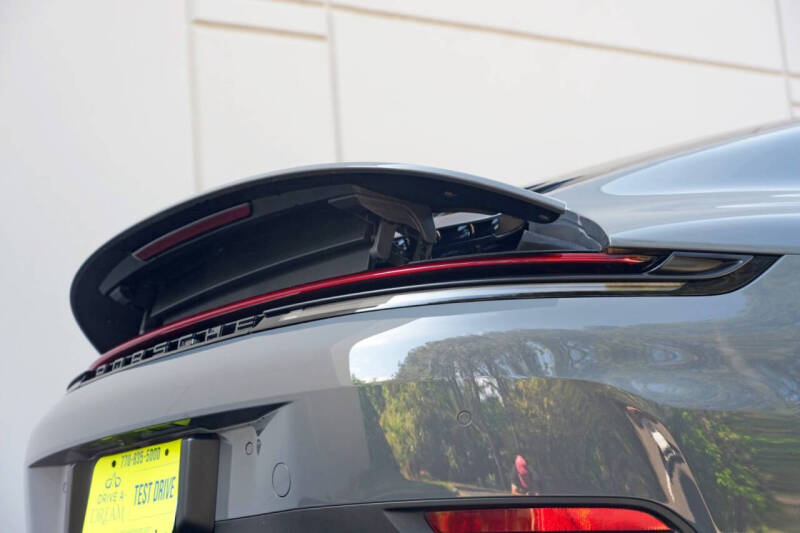 2025 Porsche 911 Carrera