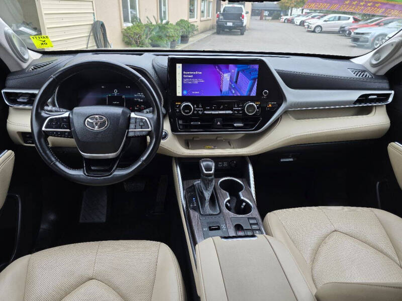 2023 Toyota Highlander Platinum