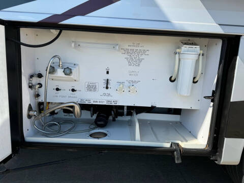 2012 Newmar Dutchstar 4354 ,  450hp, King Bed