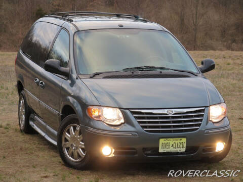 2007 Chrysler Town and Country for sale at Isuzu Classic in Cream Ridge NJ