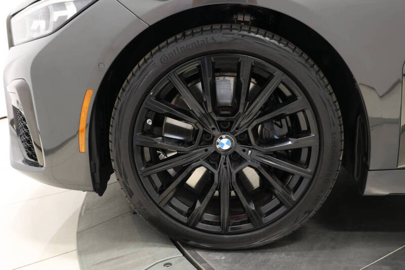 2022 BMW 7 Series M760i xDrive