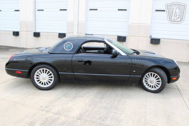 2004 Ford Thunderbird Deluxe