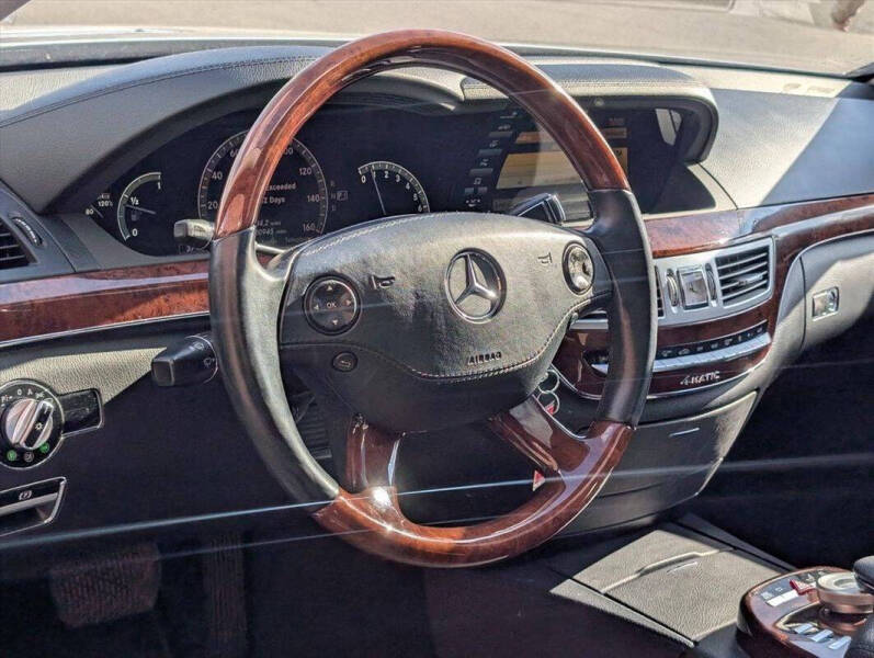 2009 Mercedes-Benz S-Class S 550 4MATIC