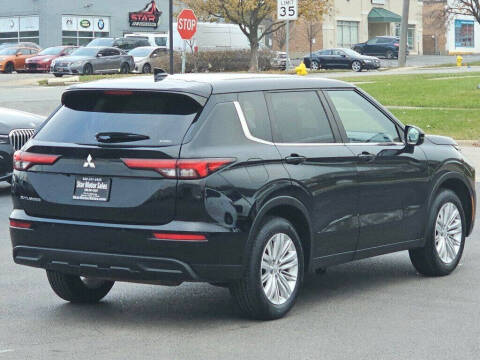 2022 Mitsubishi Outlander ES