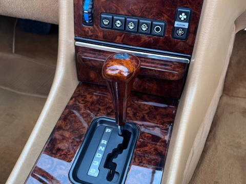 1987 Mercedes-Benz 560-Class 560 SL