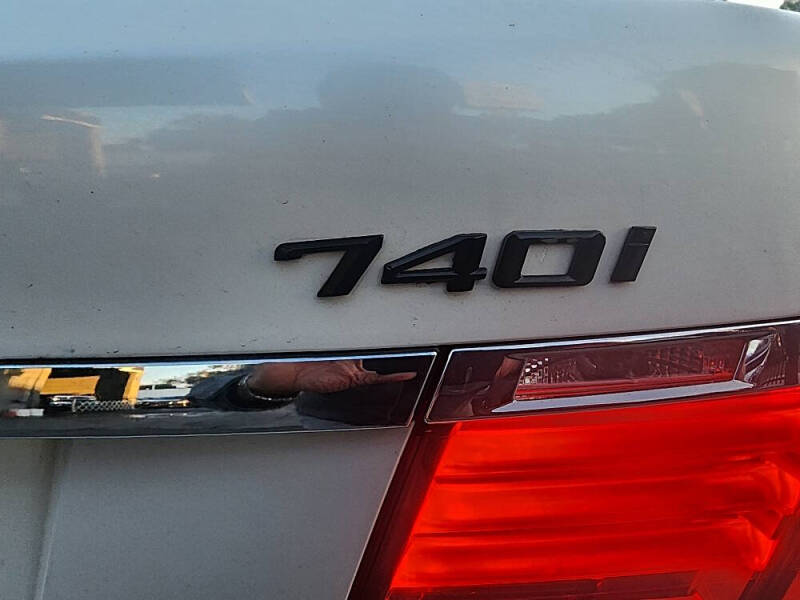 2012 BMW 7 Series 740i