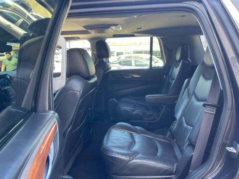 2016 Cadillac Escalade Luxury Collection