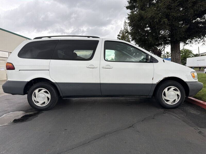 1998 Toyota Sienna LE