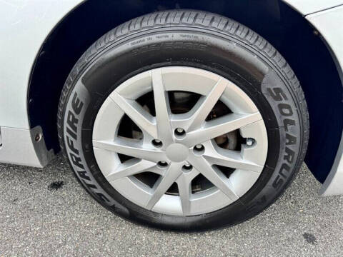 2014 Toyota Prius v Two