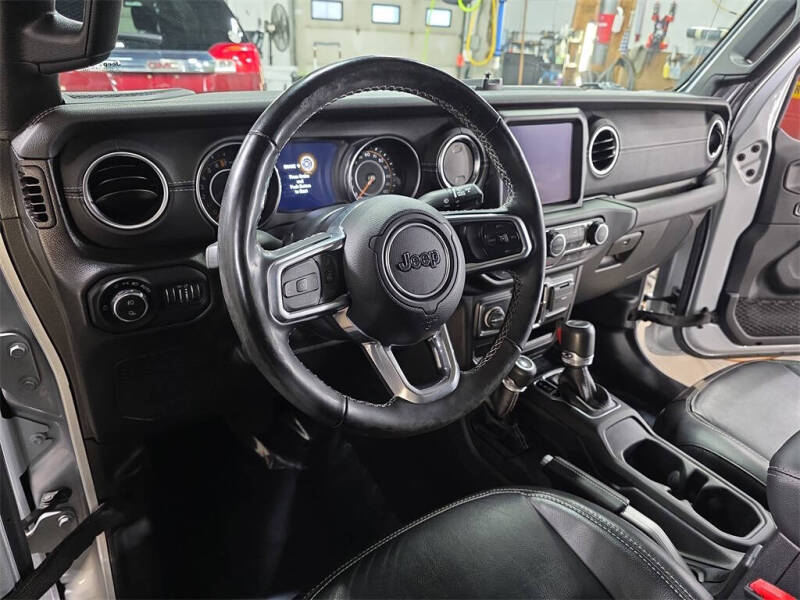 2022 Jeep Gladiator Overland