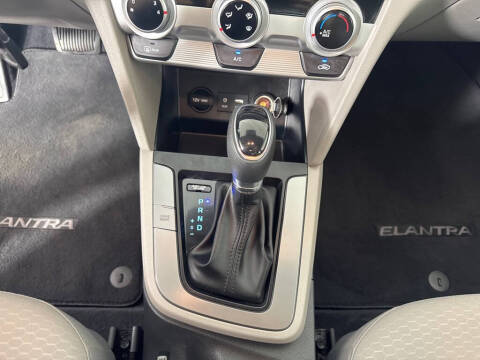 2019 Hyundai Elantra