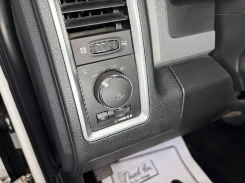 2017 RAM 1500 SLT
