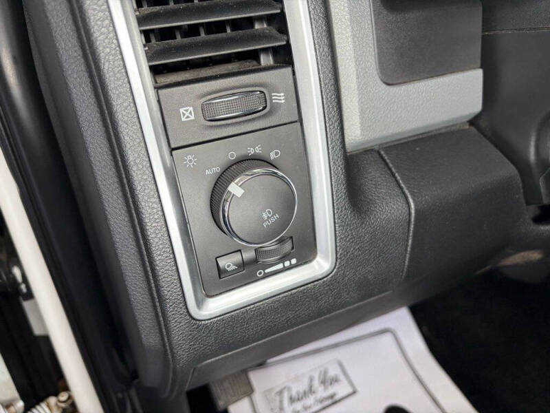 2017 RAM 1500 SLT
