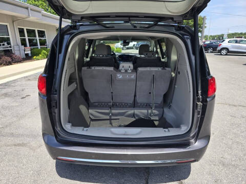 2017 Chrysler Pacifica Touring-L Plus