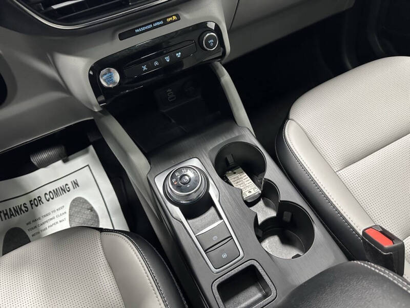 2025 Ford Escape Platinum