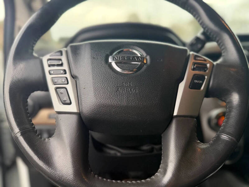 2017 Nissan Titan