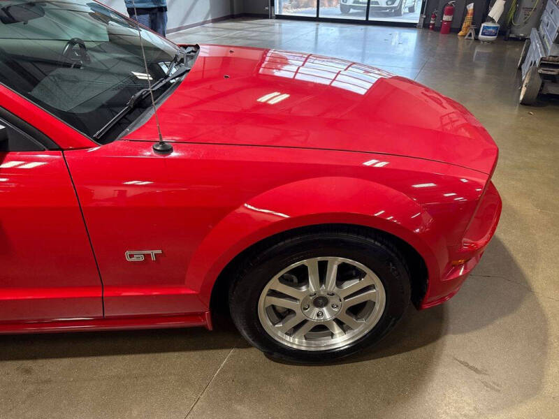 2005 Ford Mustang GT Premium