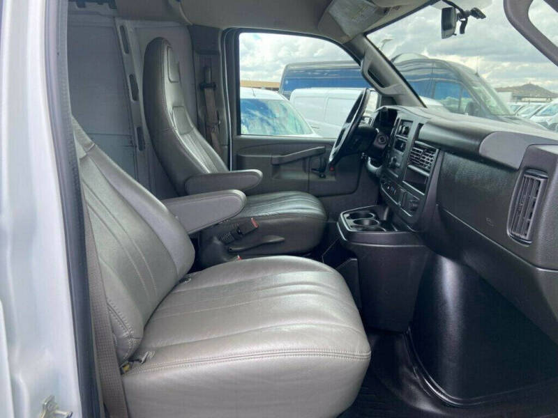 2023 GMC Savana 2500