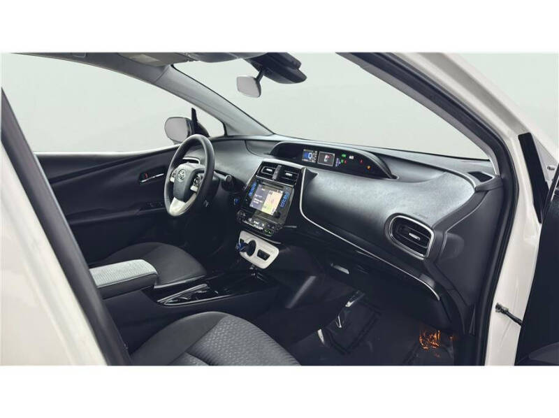 2017 Toyota Prius Three