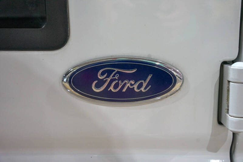 2002 Ford E-Series E-150