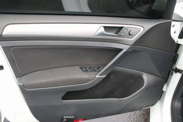 2016 Volkswagen e-Golf SE