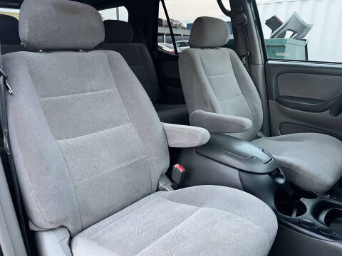 2003 Toyota Sequoia SR5