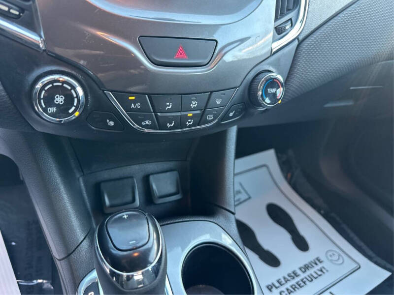 2017 Chevrolet Cruze LT Auto