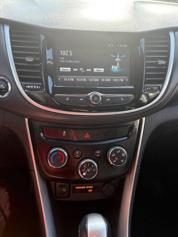 2017 Chevrolet Trax LT - Photo 16