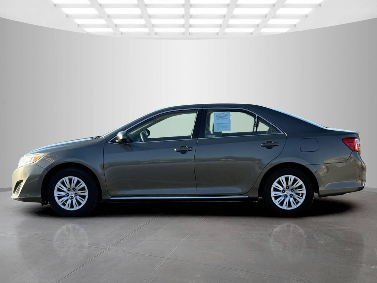 2014 Toyota Camry for sale at Used Cars Toledo in Oregon, OH