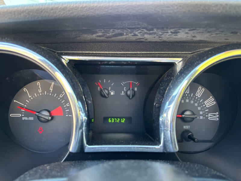 2005 Ford Mustang V6 Deluxe