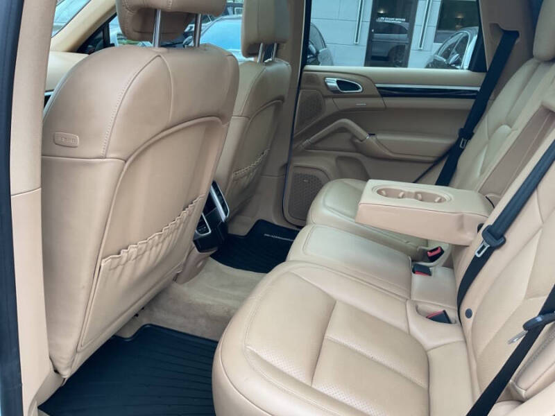2016 Porsche Cayenne S