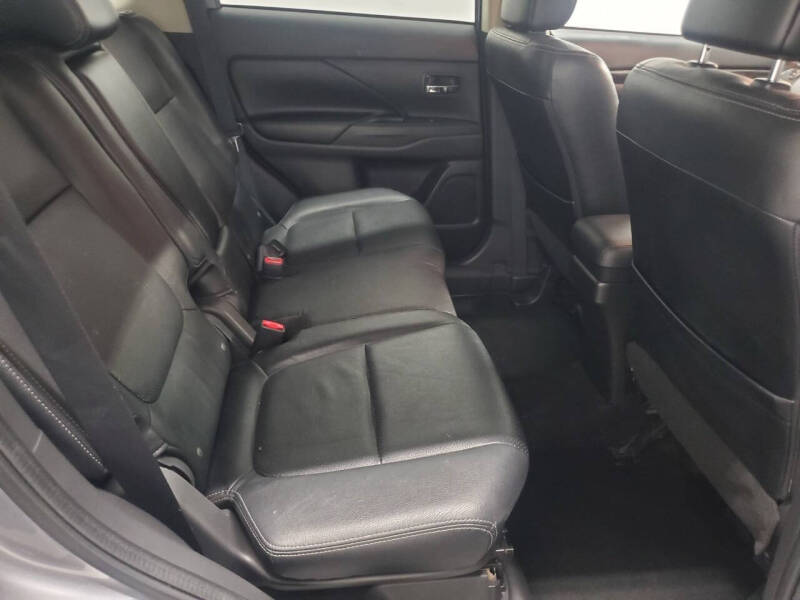 2016 Mitsubishi Outlander SE