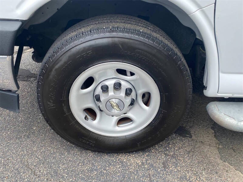 2023 Chevrolet Express 2500