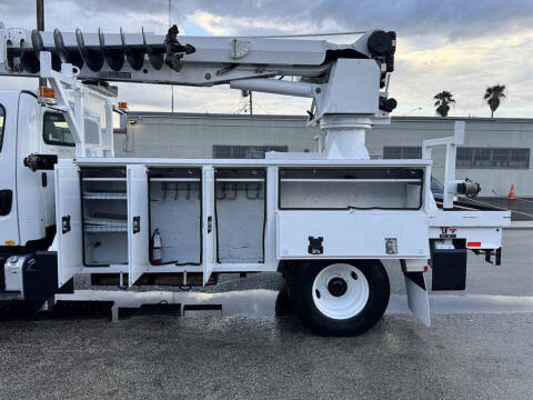 2019 Freightliner M2 106