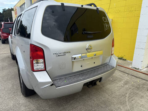 2008 Nissan Pathfinder SE