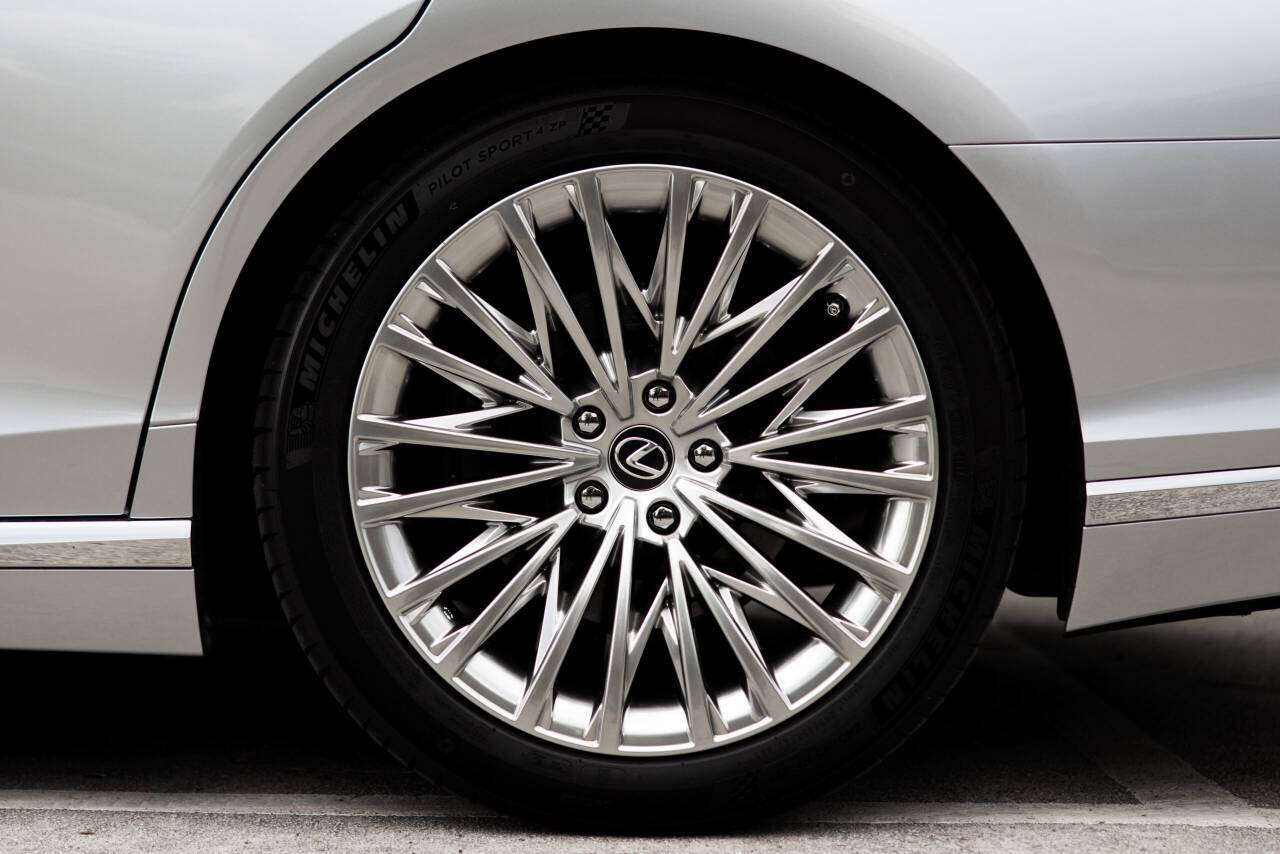 2022 Lexus LS 500 39