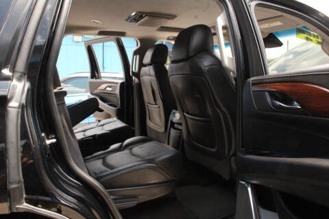 2016 Cadillac Escalade Luxury Collection