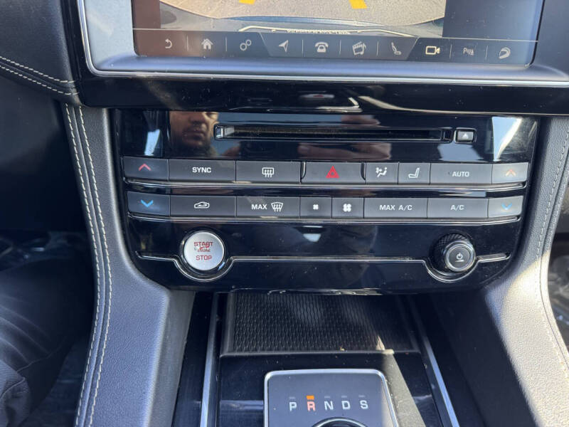 2018 Jaguar F-PACE S