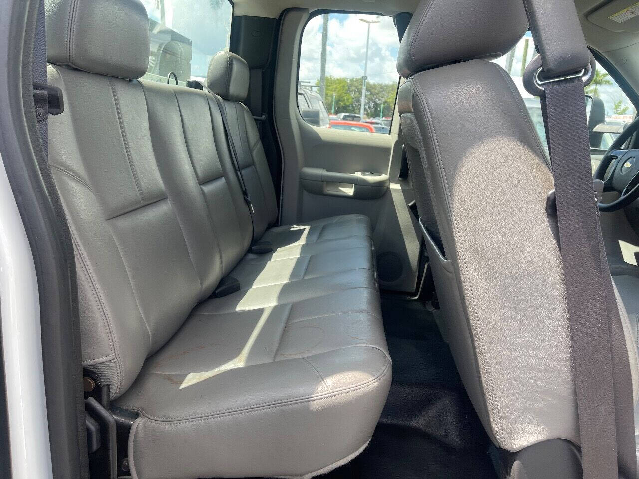 2013 CHEVROLET Silverado Pickup - $12,900