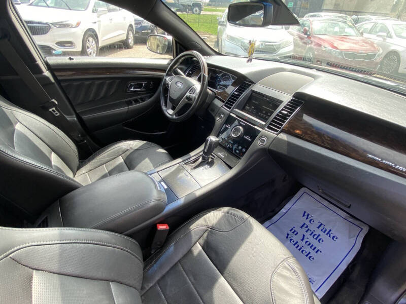 2015 Ford Taurus Limited