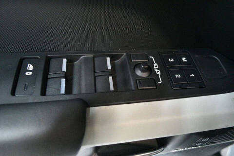 2023 Land Rover Defender 110 X-Dynamic SE