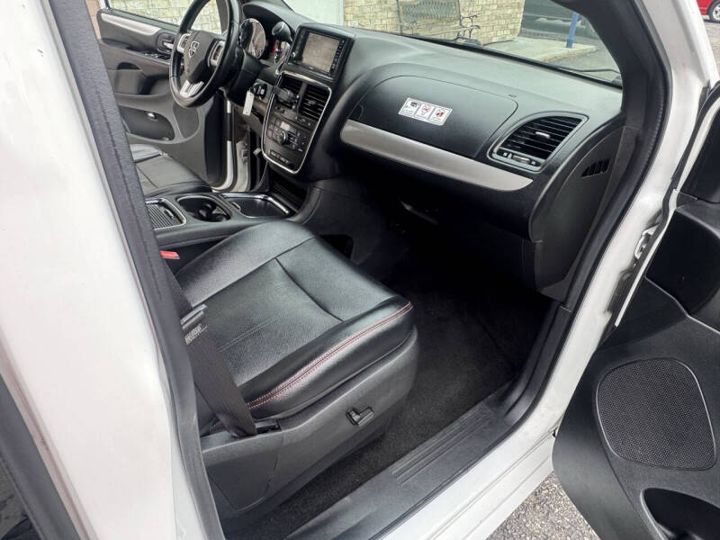2016 Dodge Grand Caravan R/T