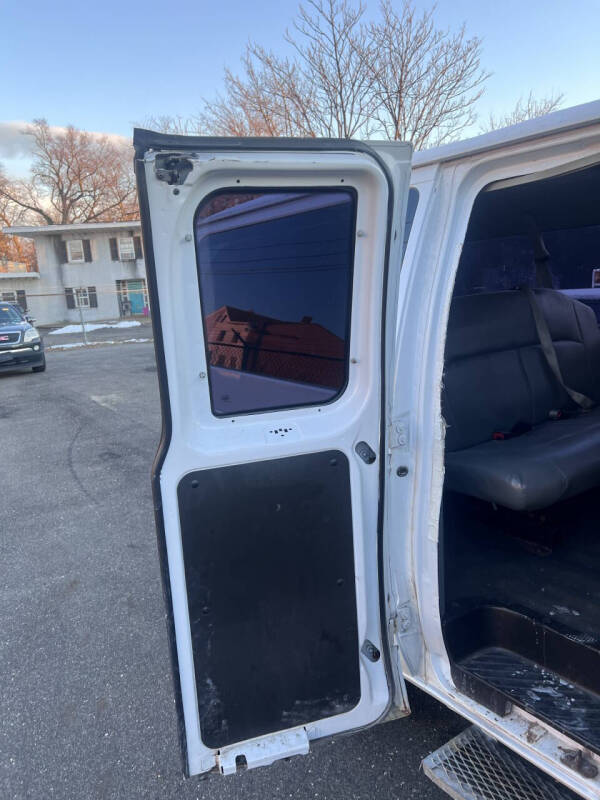 2011 Ford E-Series E-150 XLT