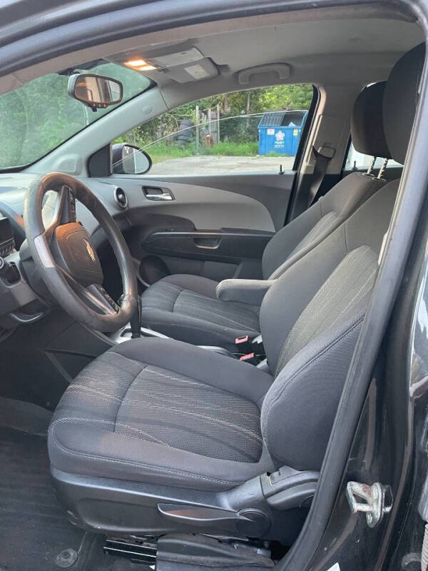 2016 Chevrolet Sonic LT Auto