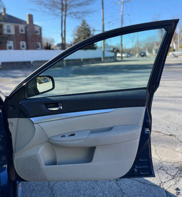 2010 Subaru Legacy 2.5i Premium