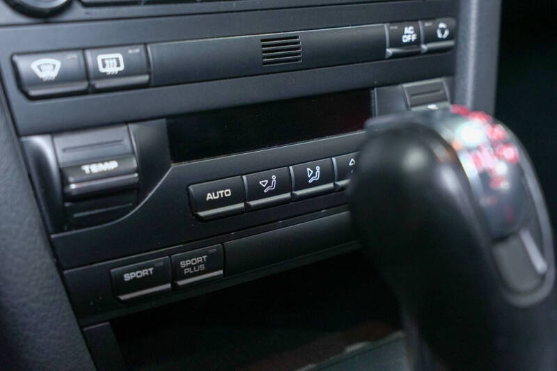 2012 Porsche Cayman R