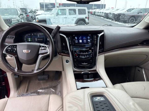 2016 Cadillac Escalade Luxury Collection
